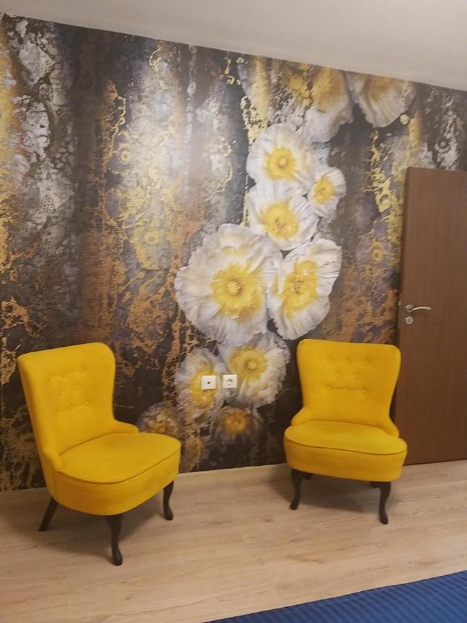 Center Apartment *