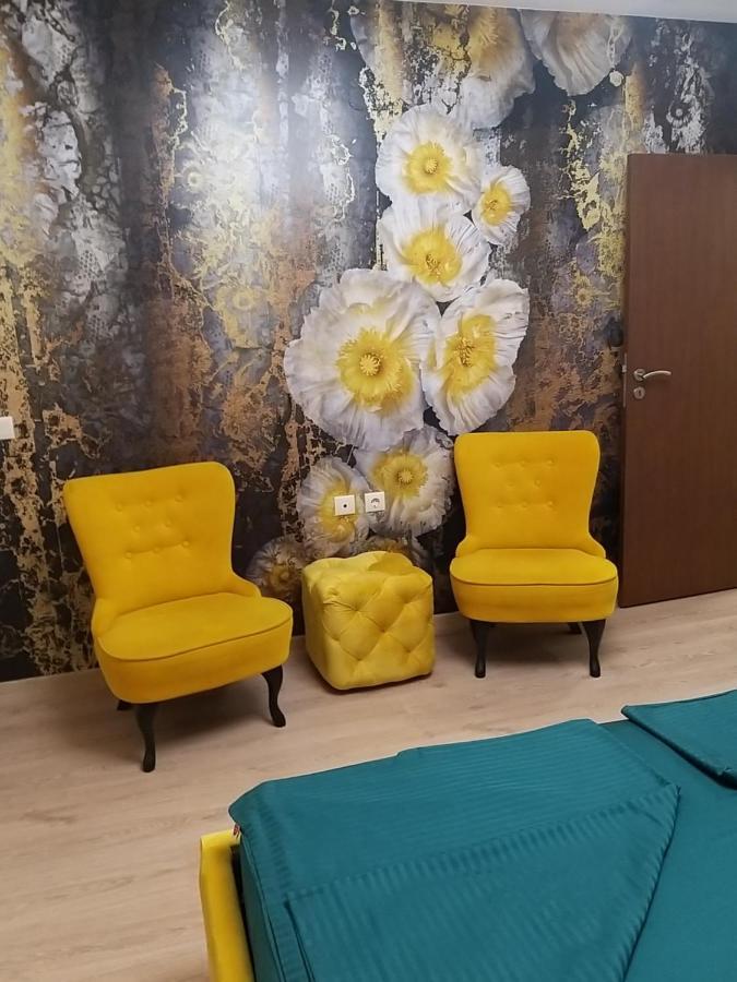 Center Apartment *